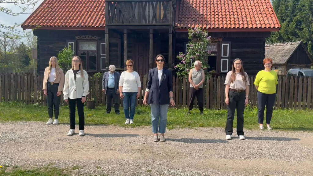 Miniatura filmu: Biblioteka i Centrum Kultury w Brańszczyku pomagają Olusiowi