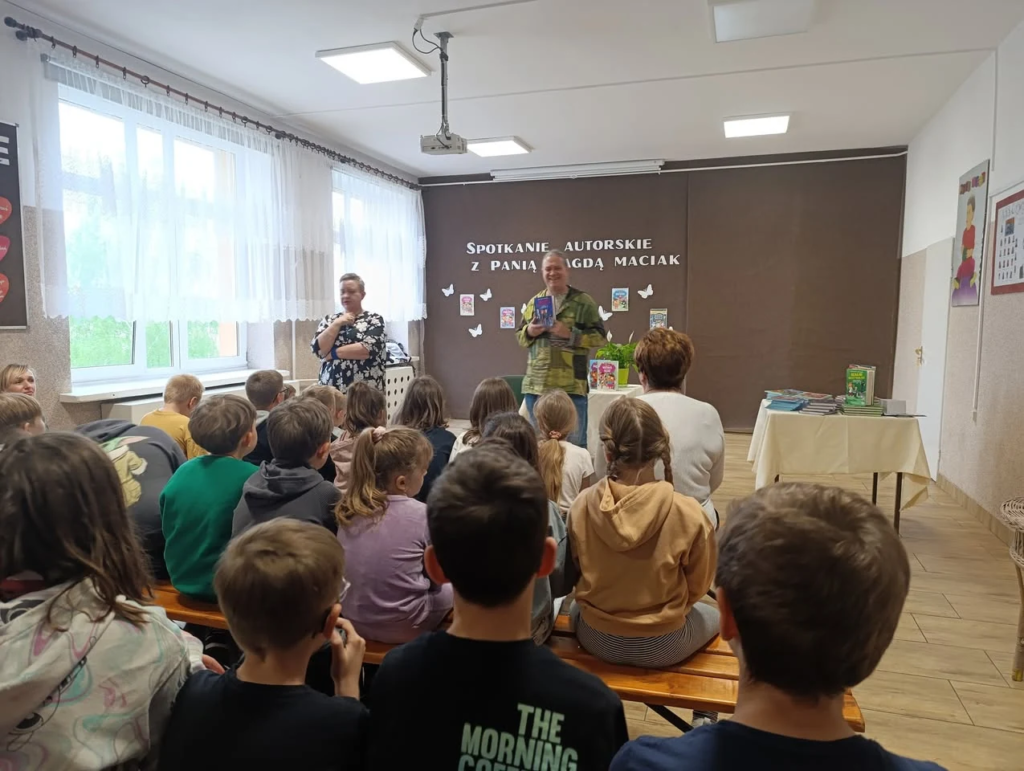 Autorzy rozmawiają z uczniami